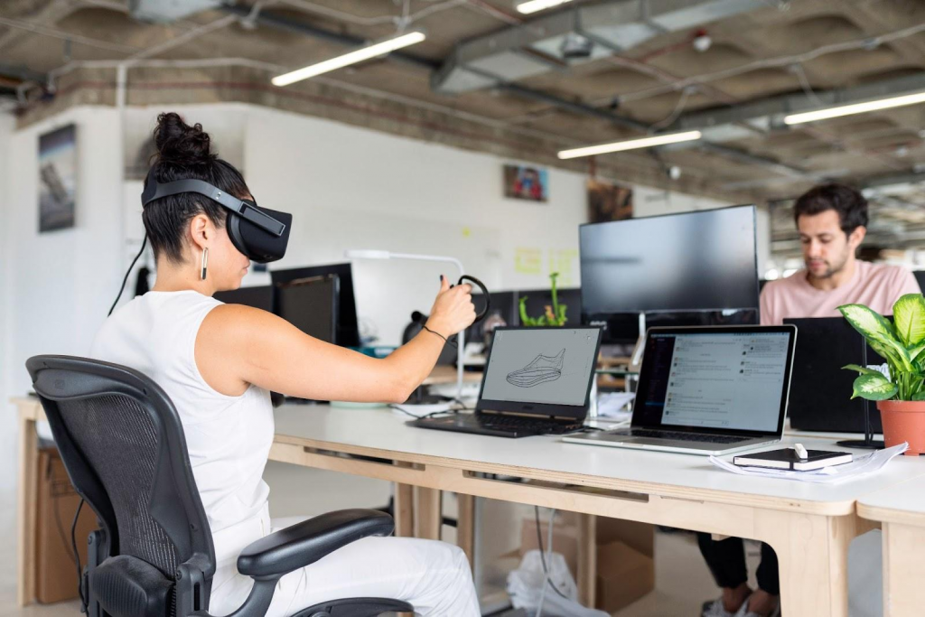 VR technology in onboarding | Gamfi Blog